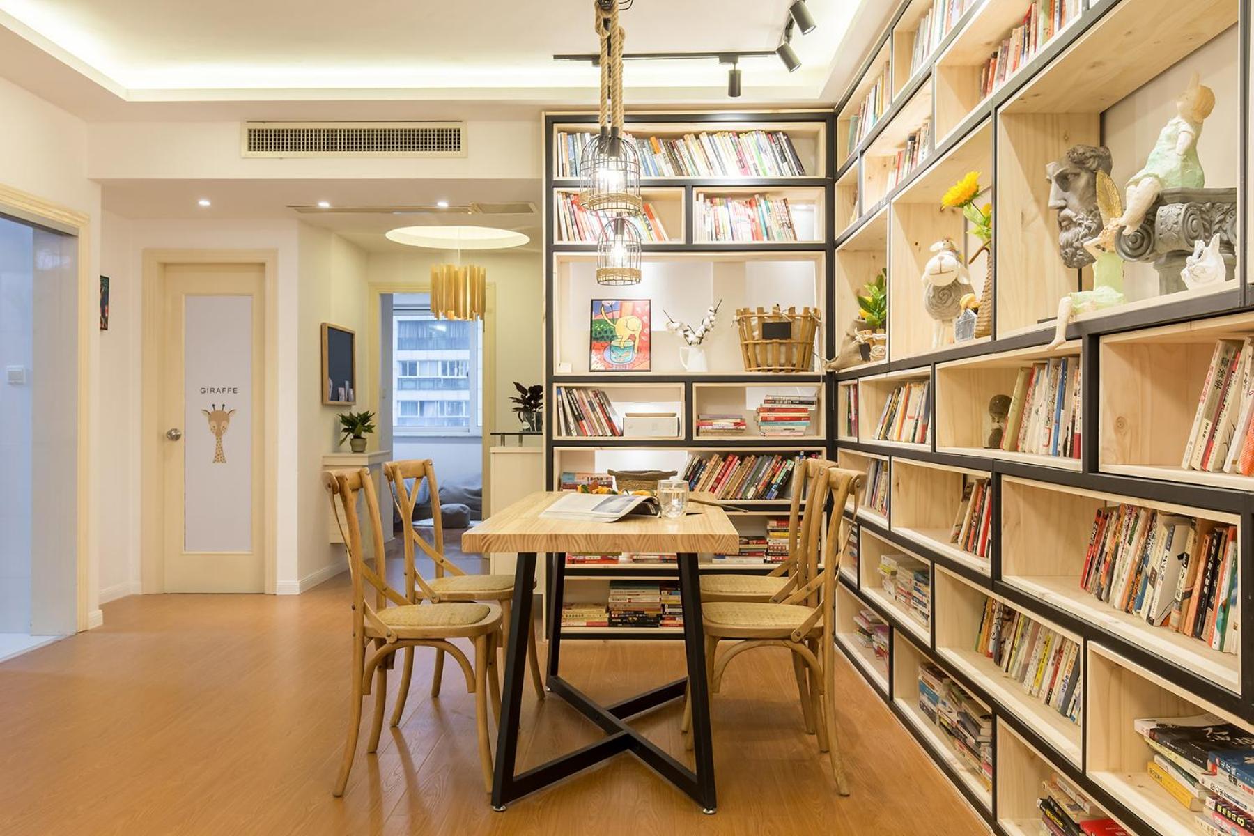Book And Bed-people's Square