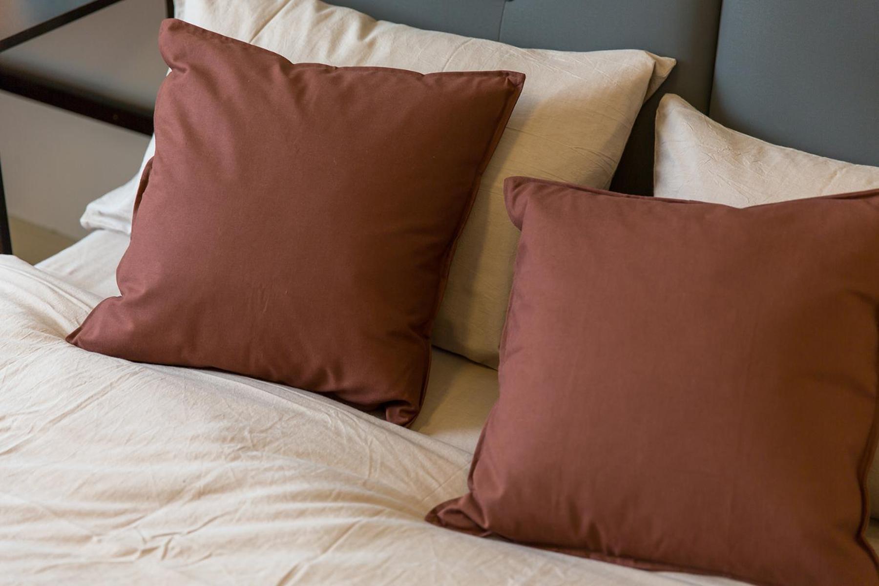 Apartment Book And Bed-people's Square