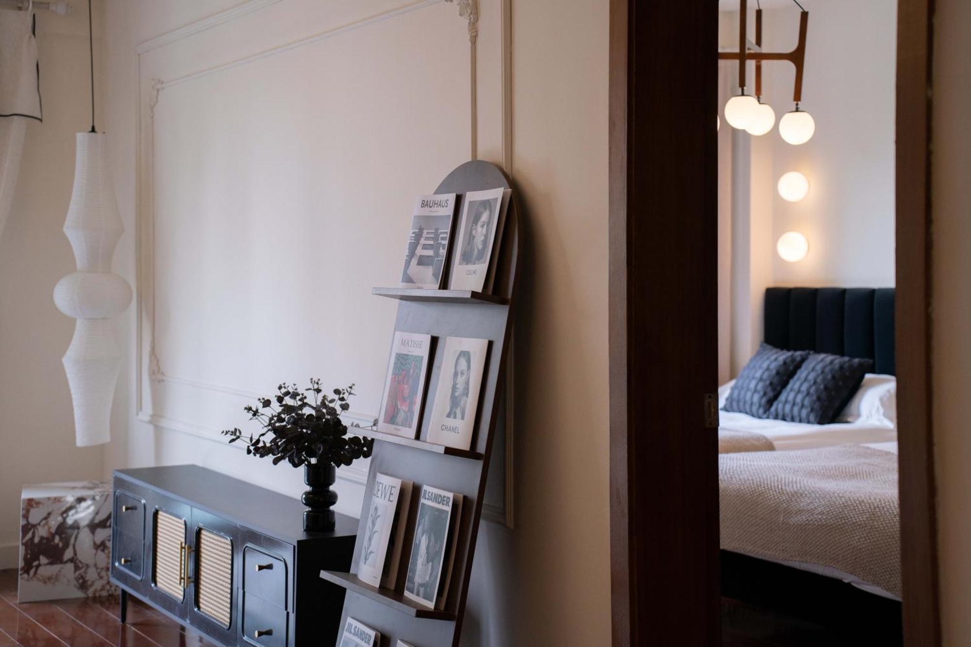 Book And Bed-people's Square Appartement